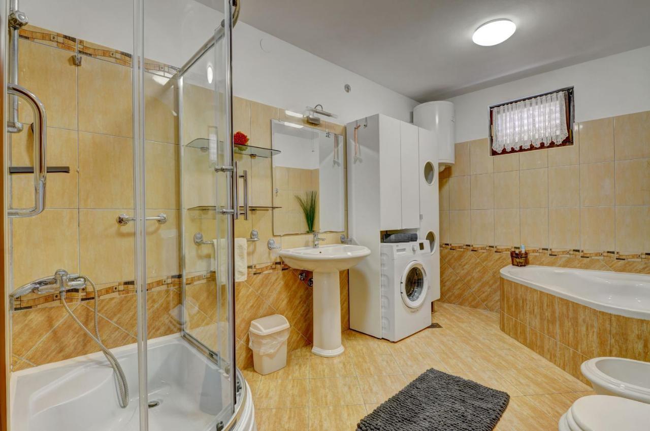 Apartments Babic Fazana Luaran gambar