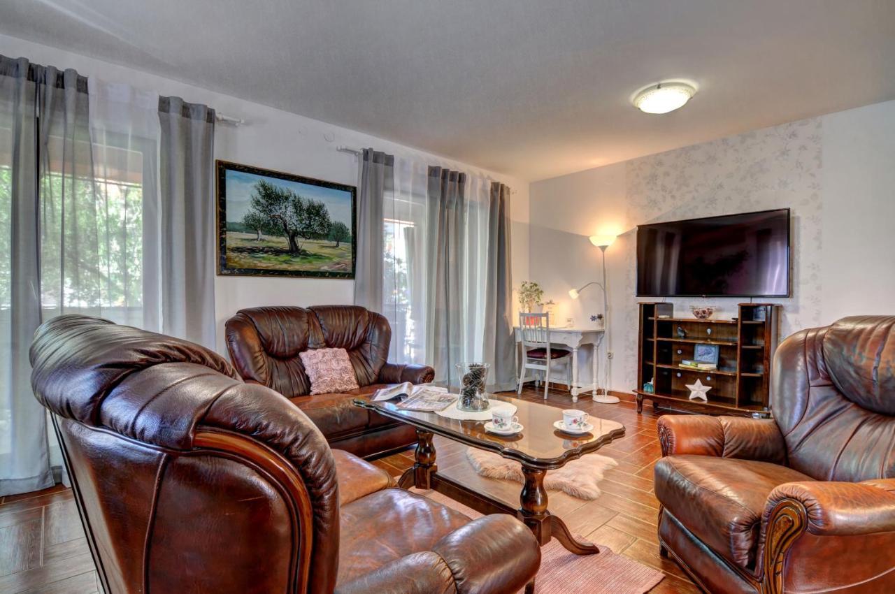 Apartments Babic Fazana Luaran gambar